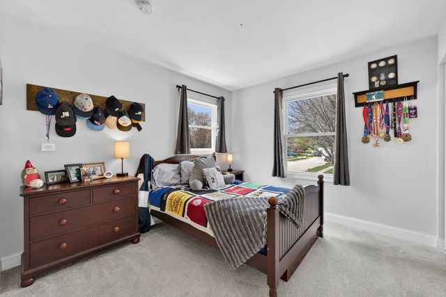 1285 N Lyle Avenue, Elgin, IL 60123