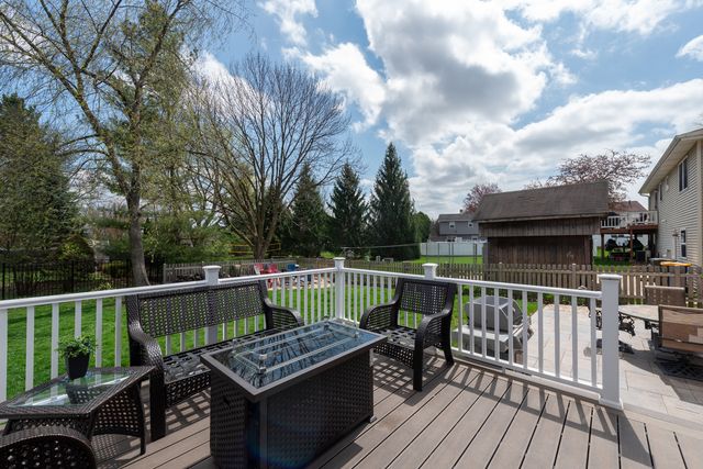 1285 N Lyle Avenue, Elgin, IL 60123