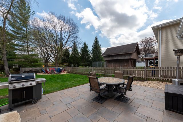 1285 N Lyle Avenue, Elgin, IL 60123