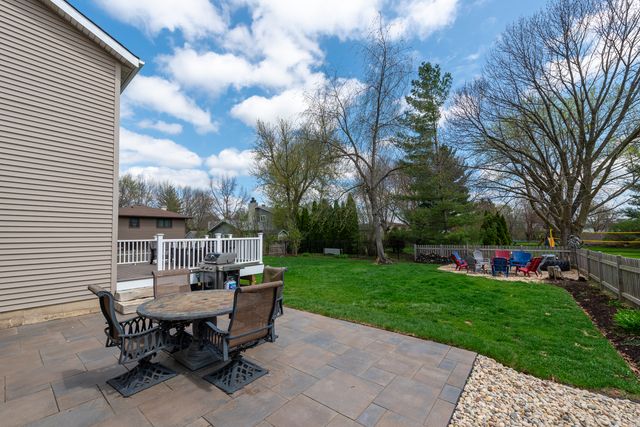 1285 N Lyle Avenue, Elgin, IL 60123