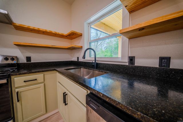 475 Hawkins, Camden, AR 71701