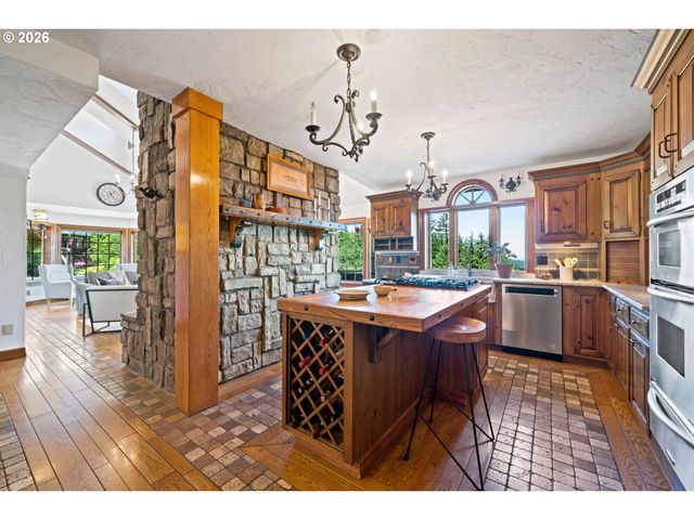 1777 SKYLAND Dr, Lake Oswego, OR 97034