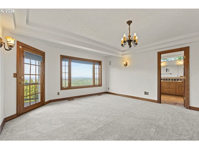 1777 SKYLAND Dr, Lake Oswego, OR 97034