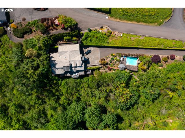 1777 SKYLAND Dr, Lake Oswego, OR 97034