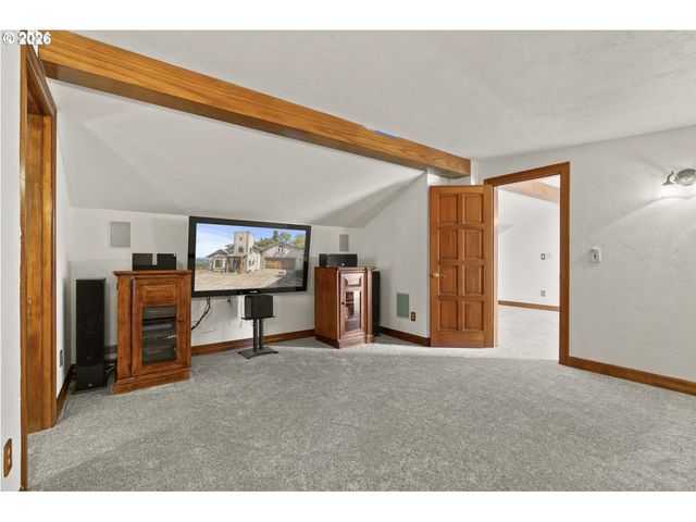 1777 SKYLAND Dr, Lake Oswego, OR 97034