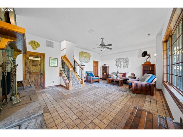1777 SKYLAND Dr, Lake Oswego, OR 97034