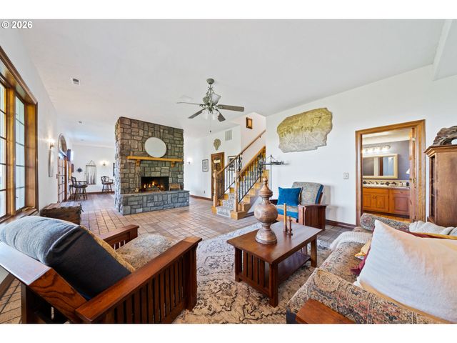 1777 SKYLAND Dr, Lake Oswego, OR 97034