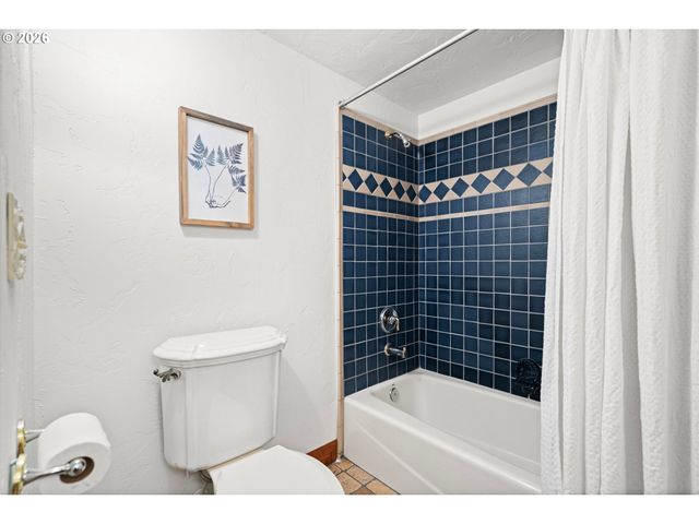 1777 SKYLAND Dr, Lake Oswego, OR 97034