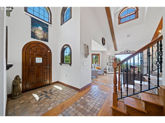 1777 SKYLAND Dr, Lake Oswego, OR 97034
