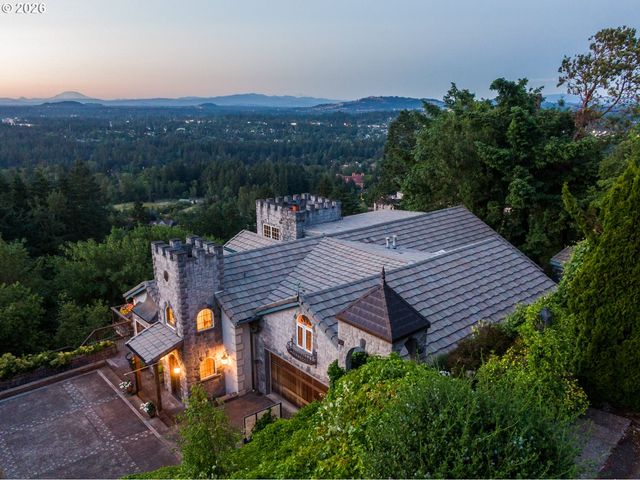 1777 SKYLAND Dr, Lake Oswego, OR 97034