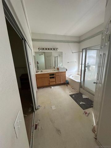 505 Portico Dr, Oceanside, CA 92058