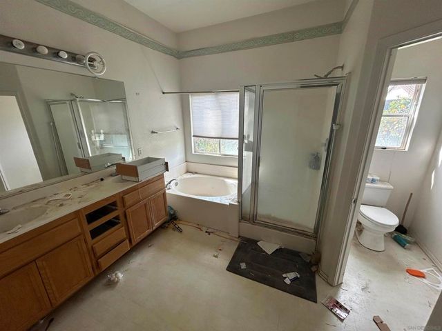 505 Portico Dr, Oceanside, CA 92058