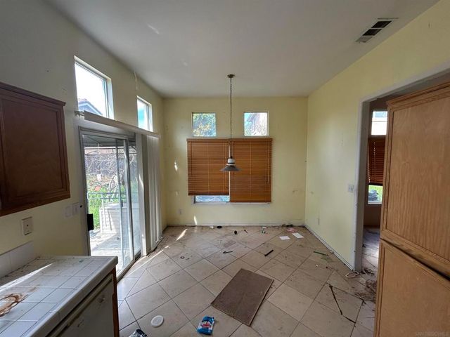 505 Portico Dr, Oceanside, CA 92058