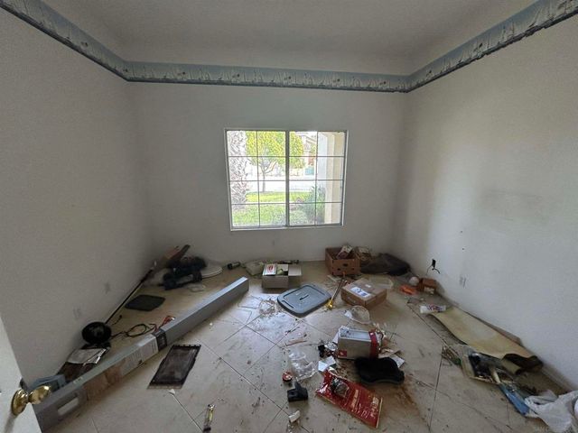 505 Portico Dr, Oceanside, CA 92058