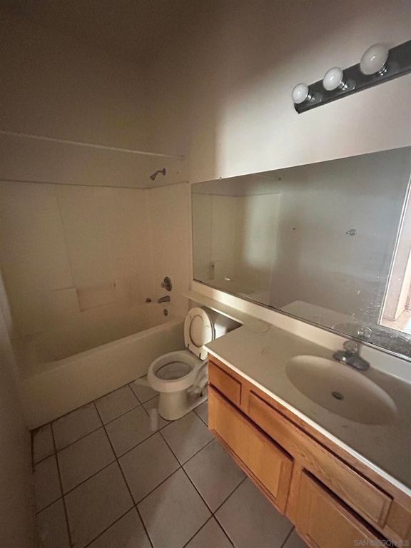 Image 11 of property listing at 505 Portico Dr, Oceanside, CA 92058