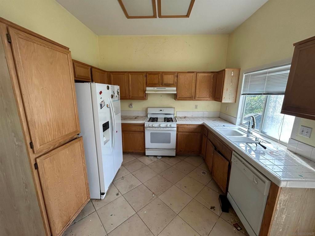 Image 4 of property listing at 505 Portico Dr, Oceanside, CA 92058