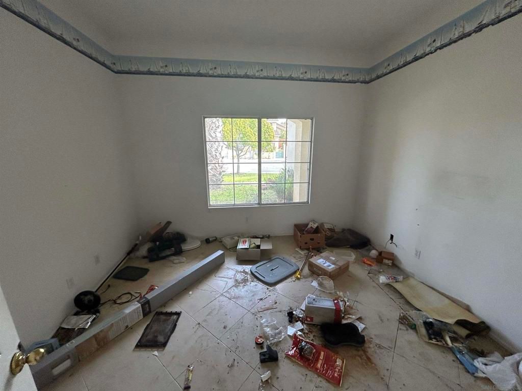 Image 6 of property listing at 505 Portico Dr, Oceanside, CA 92058