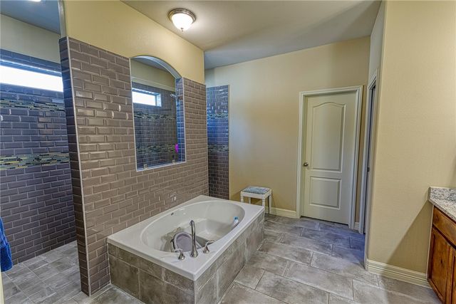 1818 Chesapeake Bay Dr, Portland, TX 78374
