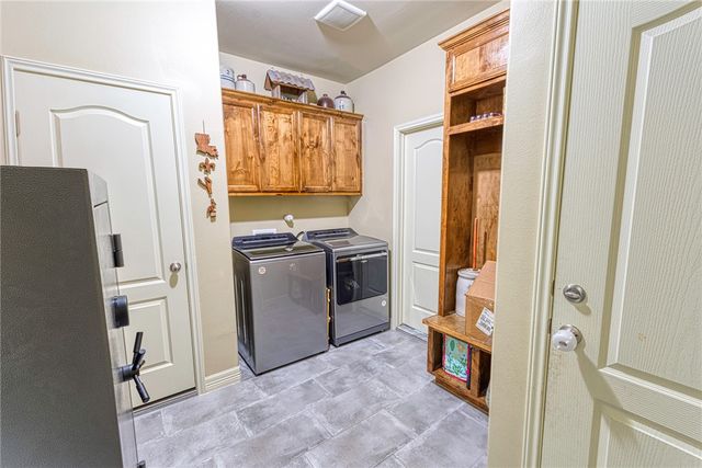 1818 Chesapeake Bay Dr, Portland, TX 78374