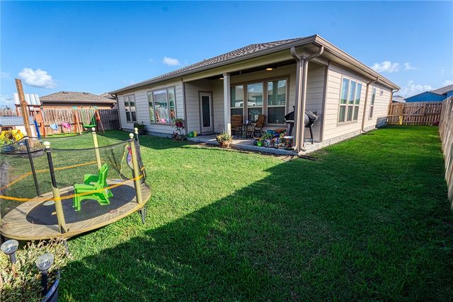 1818 Chesapeake Bay Dr, Portland, TX 78374