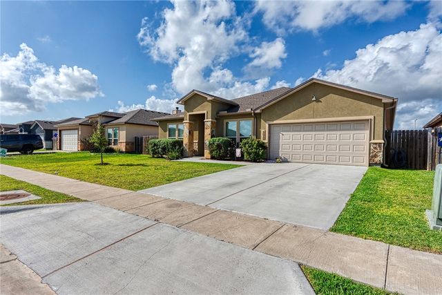 1818 Chesapeake Bay Dr, Portland, TX 78374
