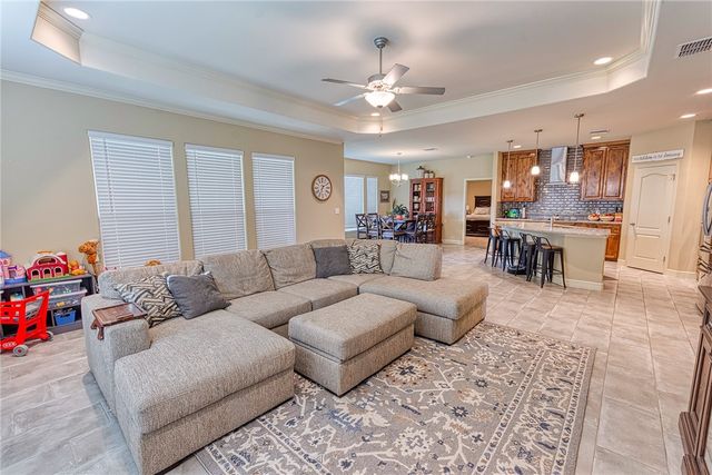 1818 Chesapeake Bay Dr, Portland, TX 78374