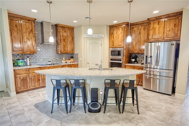 1818 Chesapeake Bay Dr, Portland, TX 78374