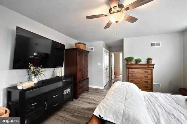 141 OXFORD BLVD, New Oxford, PA 17350