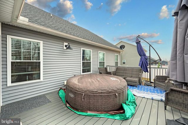 141 OXFORD BLVD, New Oxford, PA 17350