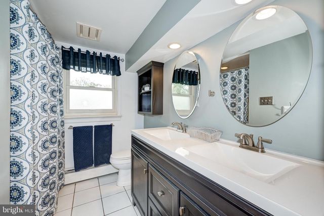 32 BRIDGE RD, Lumberton, NJ 08048