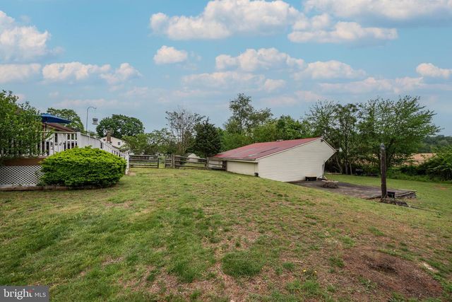 32 BRIDGE RD, Lumberton, NJ 08048