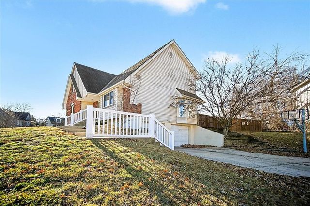 1201 NW Burr Oak Court, Blue Springs, MO 64015
