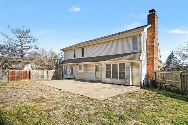 1201 NW Burr Oak Court, Blue Springs, MO 64015