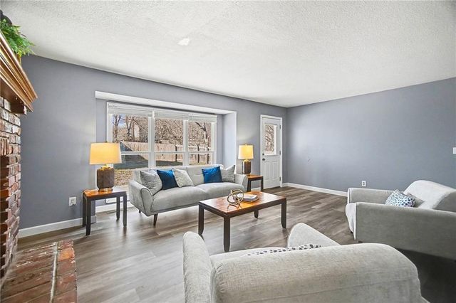 1201 NW Burr Oak Court, Blue Springs, MO 64015