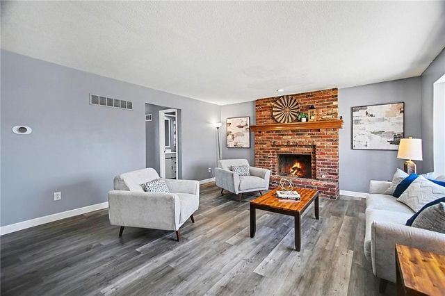 1201 NW Burr Oak Court, Blue Springs, MO 64015