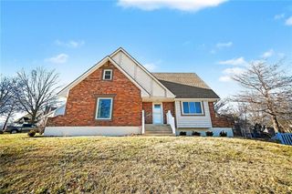 1201 NW Burr Oak Court, Blue Springs, MO 64015