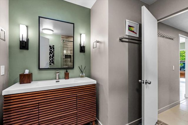 1606 E Via Estrella, Palm Springs, CA 92264