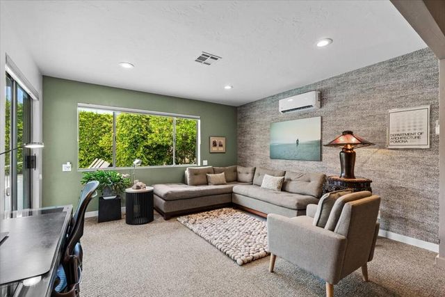 1606 E Via Estrella, Palm Springs, CA 92264