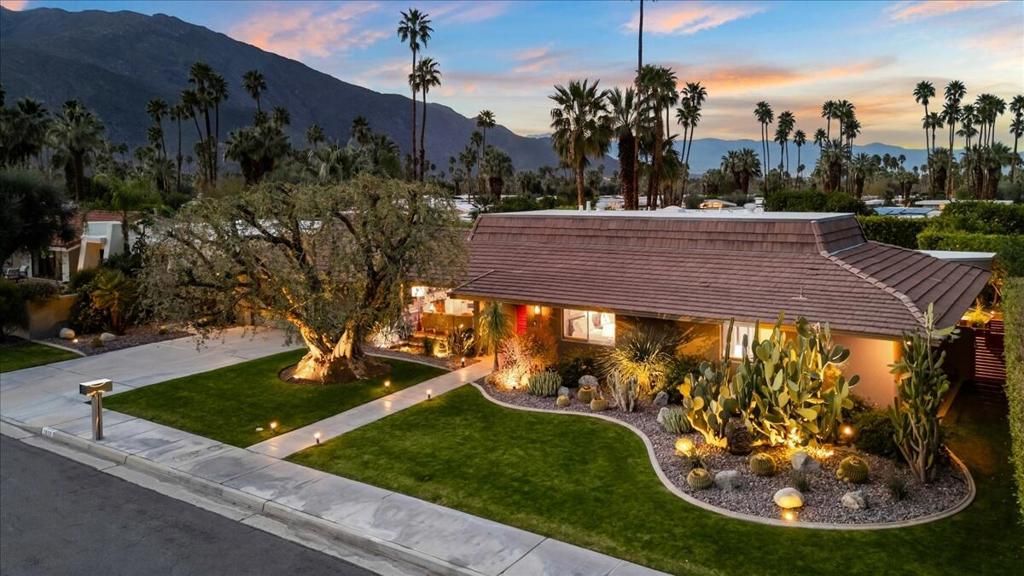 1606 E Via Estrella, Palm Springs, CA 92264