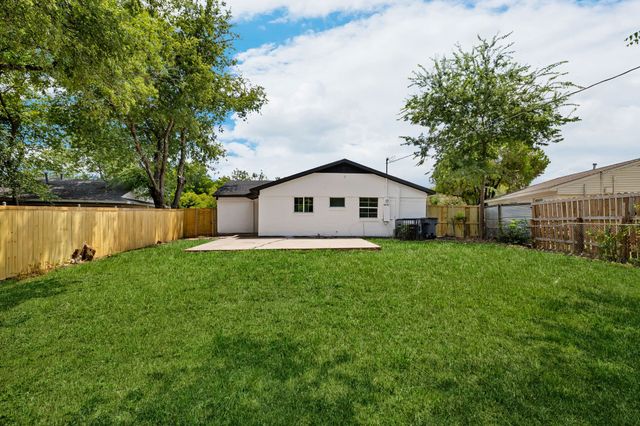 6011 Park Manor Drive, Dallas, TX 75241