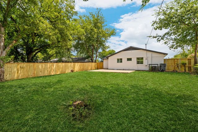 6011 Park Manor Drive, Dallas, TX 75241