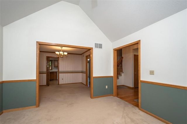 1303 Pin Oak Circle, Ottawa, KS 66067