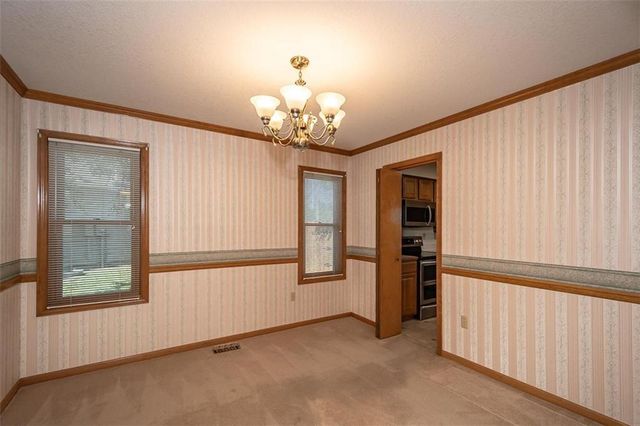 1303 Pin Oak Circle, Ottawa, KS 66067