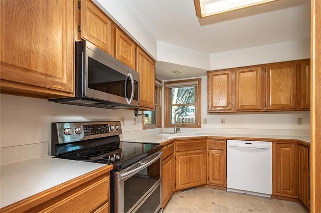 1303 Pin Oak Circle, Ottawa, KS 66067