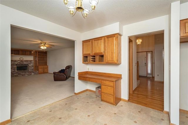 1303 Pin Oak Circle, Ottawa, KS 66067