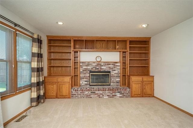 1303 Pin Oak Circle, Ottawa, KS 66067