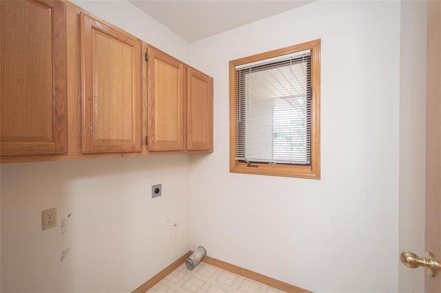 1303 Pin Oak Circle, Ottawa, KS 66067