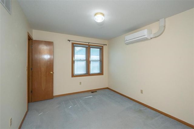 1303 Pin Oak Circle, Ottawa, KS 66067