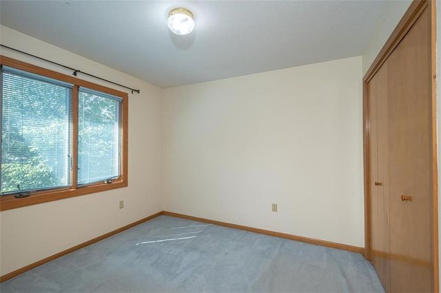 1303 Pin Oak Circle, Ottawa, KS 66067