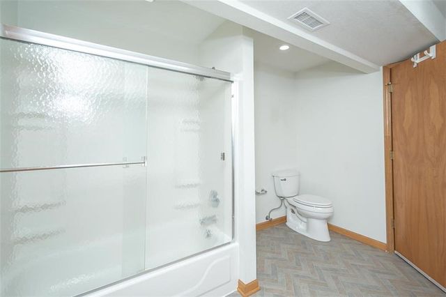 1303 Pin Oak Circle, Ottawa, KS 66067